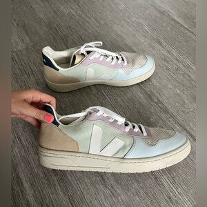 VEJA men’s sneakers